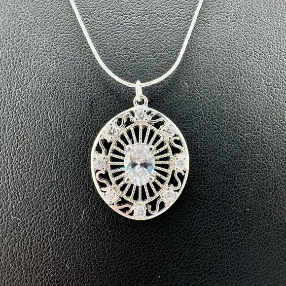 925 Sterling Silver Cubic Zirconia Art Deco Style Ornate Pendant 18" Necklace - Picture 8 of 10